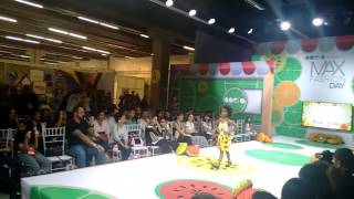 Desfile max fama