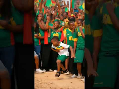 un enfant qui danse comme un héros après la victoire du Sénégal contre le Maroc #comedi #worldcup