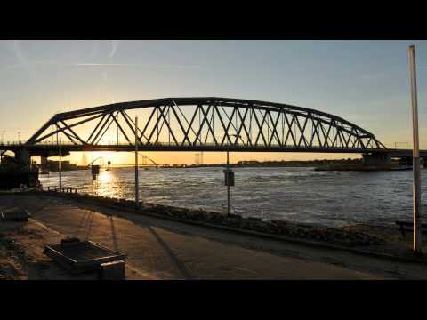 Nijmegen Timelapse: Waal bij zonsondergang