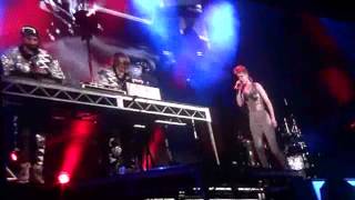 Robyn and Royksopp (Live) - None of Dem