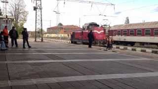 preview picture of video 'BDZ TP at Montana station: Tanks on rails'