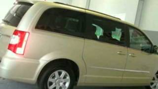 preview picture of video '2011 Chrysler Town & Country #11290 in Green Bay'