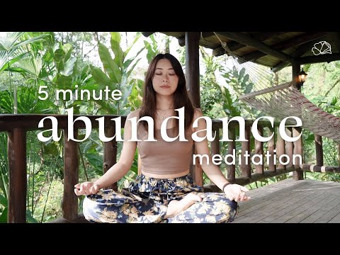 5 Minute Guided Morning Meditation for Abundance 🌿