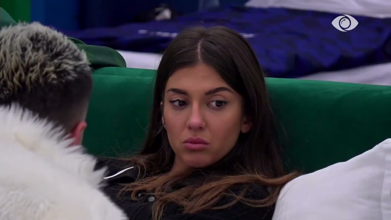 “A do të shohësh çfarë shoqe ke?”/ Gjesti i shkon Loredanës, Jozi: Ajo s’ka burrin e vetë shok…