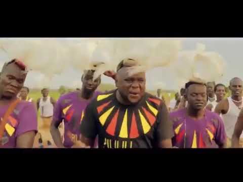 Pililili Yoo Leng by Romeo Odong