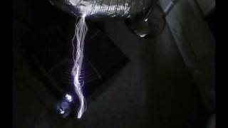 Slow motion Tesla Coil to "Worm Mountain" by The Flaming Lips