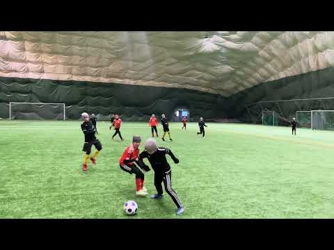 Joulupukkiturnaus 2.12.23 Kurjet 14/15 keltainen vs FC Wimma T11