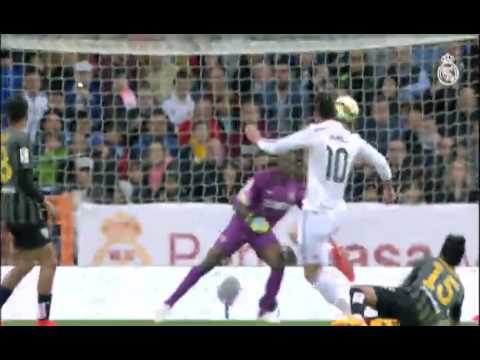 El golazo de James al Málaga  Real Madrid CF