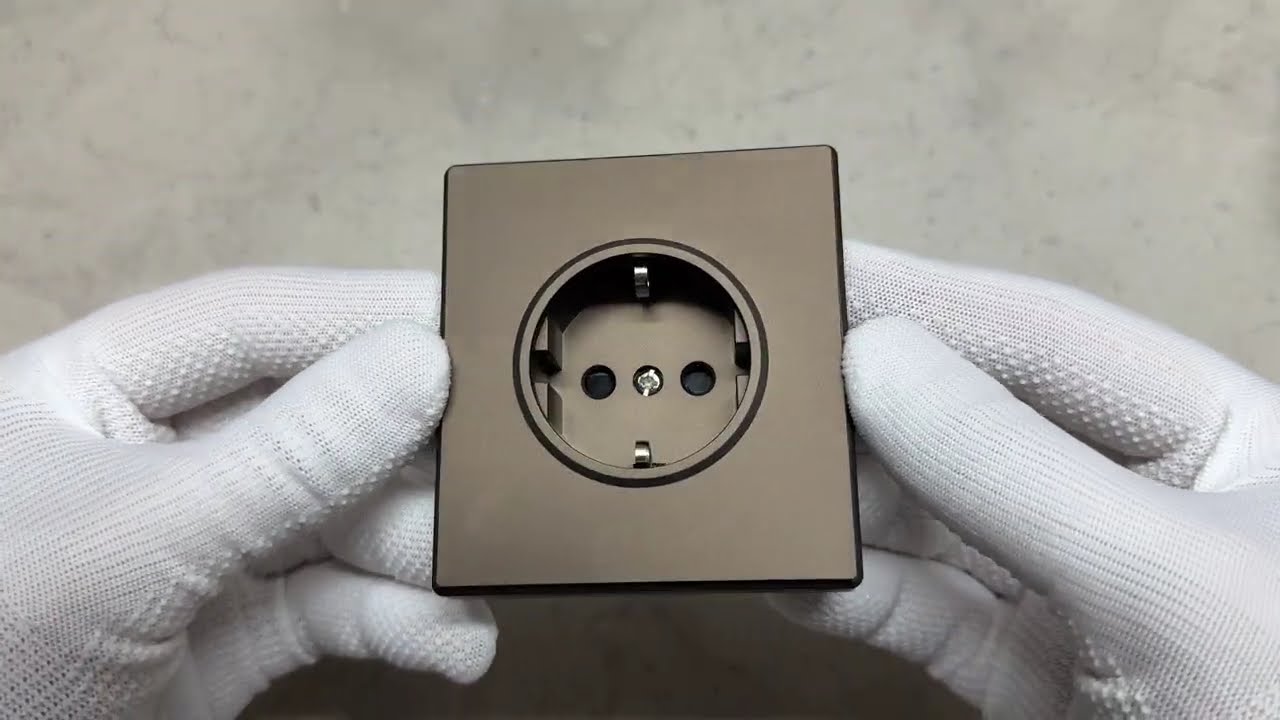 Розетка одинарна із заземленням мокко VIDEX NOTA (VF-NT-SK1G-BR)