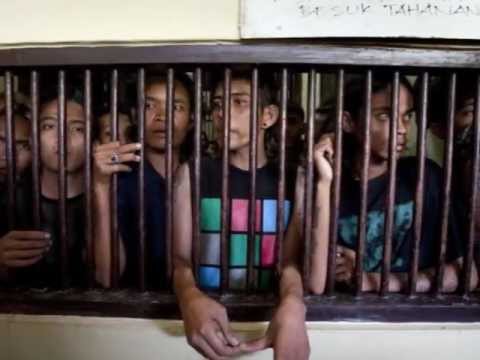 dum dum tak pergi mampus(versi tak puas hati).wmv.wmv