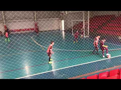 ESCOLA TRIESTE FUTSAL APERTOU USA HABILIDADE