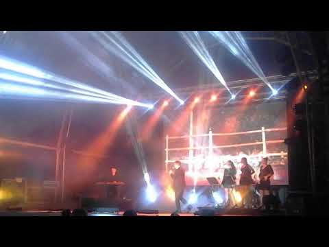 Fernando Pereira imita Tina Turner cantando "The best" (Barcelos - 2018)