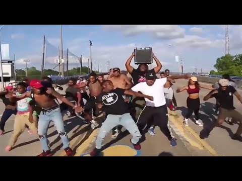 Arctic Antics theme is superior. (Crash Bandicoot: The Wrath of Cortex)