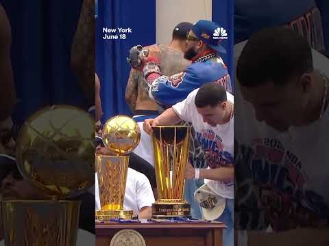 New York Knicks arrive at City Hall ceremony