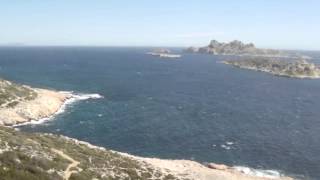 preview picture of video 'Marseille Calanques islands from the rocks'