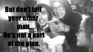 Pierce The Veil- One Hundred Sleepless Nights (Lyrics)