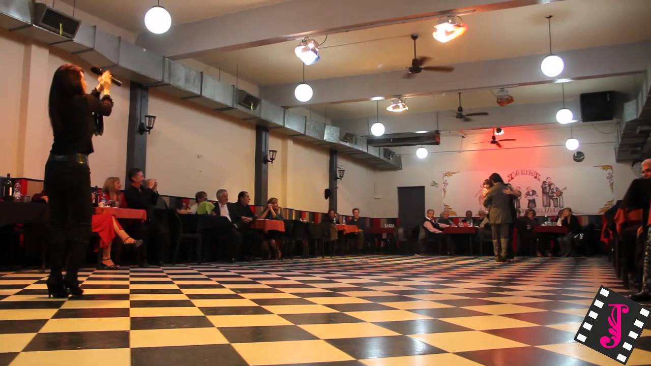 Natacha Poberaj y Manuel Lorenzo con Roxana Fontan