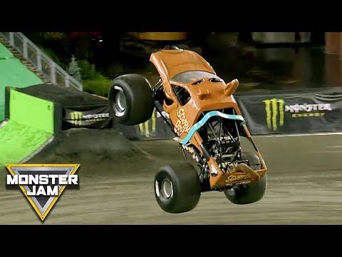 Monster Jam 2021 フォックスボー MA ハイライト動画