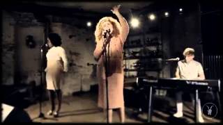 Paloma Faith &#39;Picking up The Pieces&#39;   AllSaints Basement Sessions