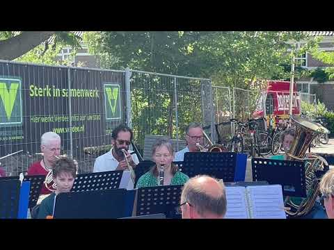 Klein maar Dapper treedt op in de Schilderswijk