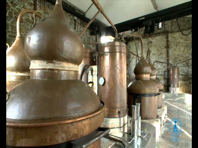 Vídeo relacionado con Da miña terra - Caja regalo 2 botellas de licores Tradicionales de Galicia - Licor de hierbas + Licor de cafe - (2x 200 ml)
