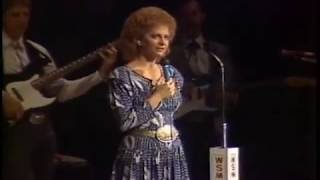 Reba McEntire — &quot;Whoever&#39;s in New England&quot; — Live | 1987
