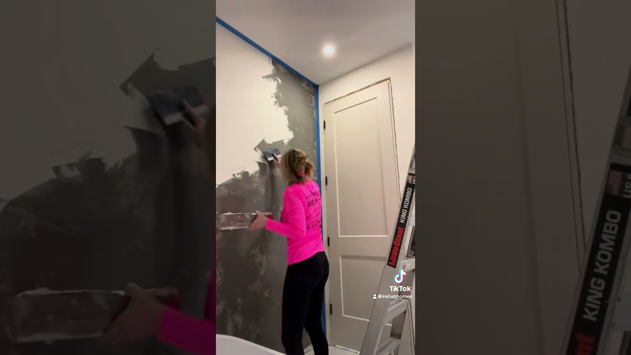 Easy DIY Venetian Plaster Accent Wall! Product Link in Bio! #diy #accentwall #venetianplaster #ad