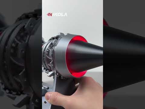 Aircraft engine with tail flame illuminated