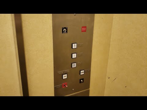 Vintage Montgomery Traction Elevator @ 91 N Saginaw Street, Pontiac, MI