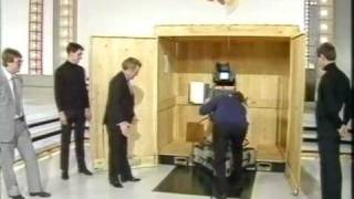 Paul Daniels - Disappearing camera - 1984.avi