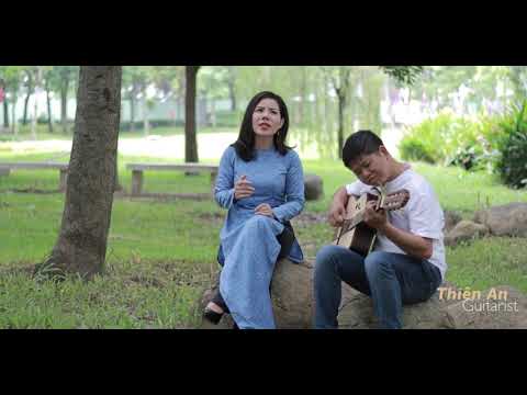 Thể hiện bởi Lệ Hồng