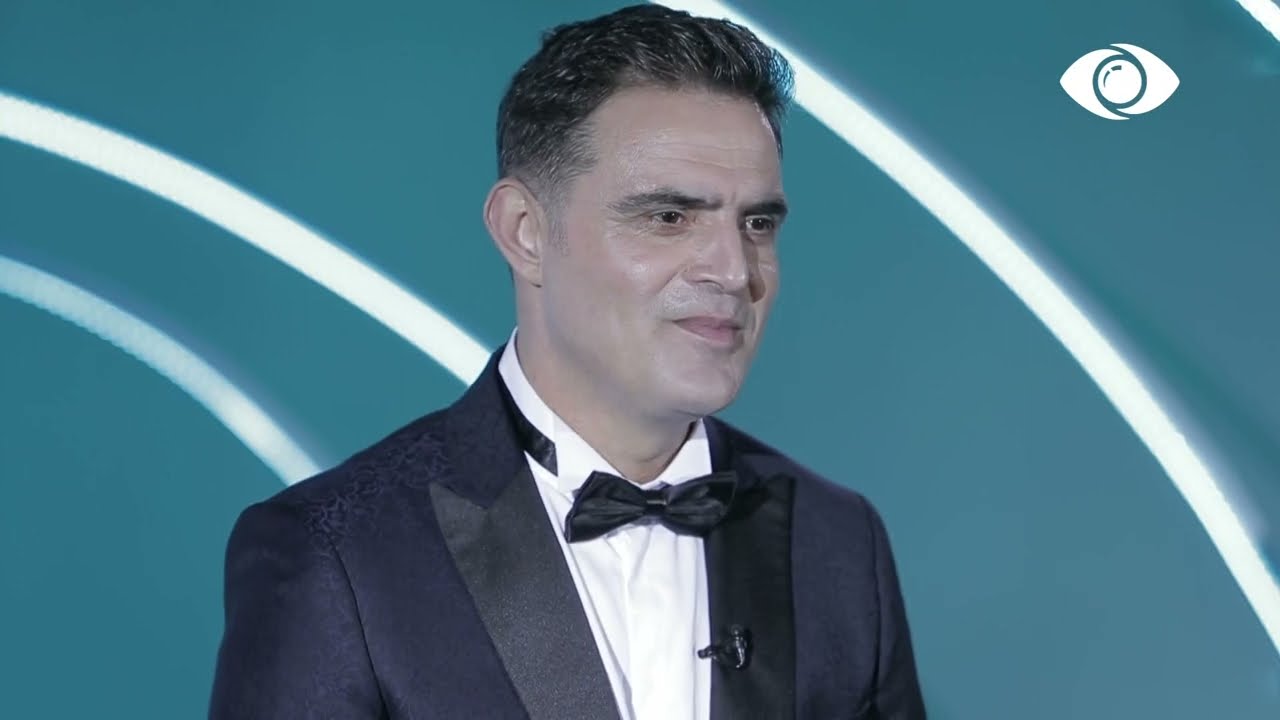 Solisti i parë i TOB! Armaldo Kllogjeri hyn në shtëpi pasi performon live në skenë