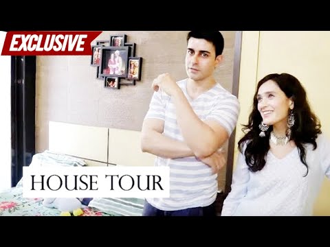 download lagu mp3 mp4 Gautam Rode And Wife, download lagu Gautam Rode And Wife gratis, unduh video klip Gautam Rode And Wife