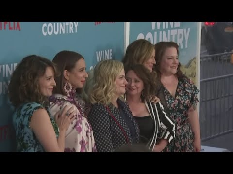 Comedian Amy Poehler says she had to manage her 'SNL' friends when directing new comedy "Wine Country." (May 9)