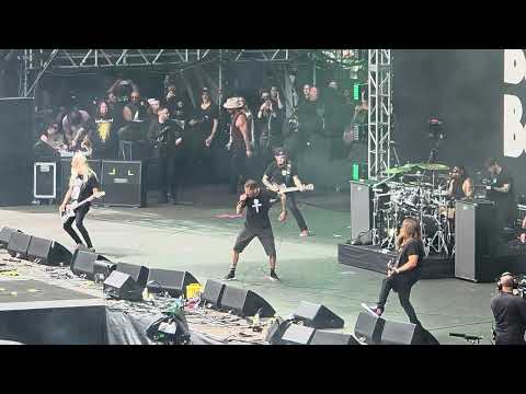 Lamb of God - Children of the grave (Black Sabbath cover) / Back to the beginning