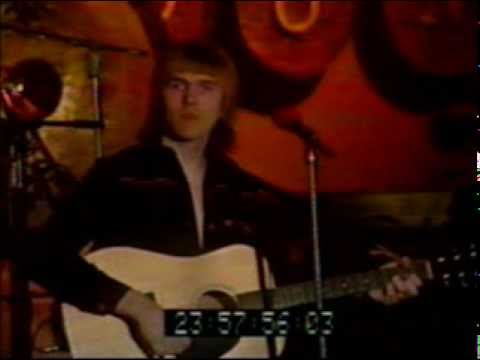 Dan Schafer performs 'Nights in White Satin' Hot Tomata 1982 Nashville TV