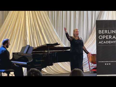 Susanna Heard - Soprano - “Csárdás” by Strauss with Andrey Ivanov - Piano