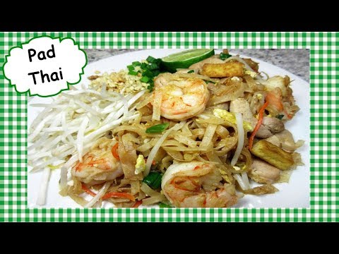 How To Make Best Classic Pad Thai ~ Chicken Shrimp Pad Thai Stir Fry Recipe