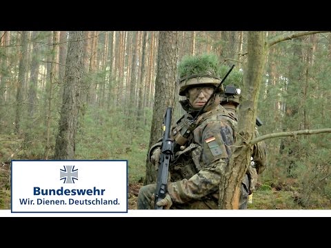 SERWAL 2016: Zugführer und Jägerzug üben Angriff im Wald - Bundeswehr