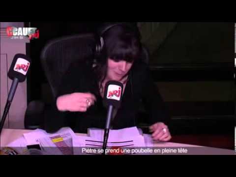 Cauet lance une poubelle sur pietre