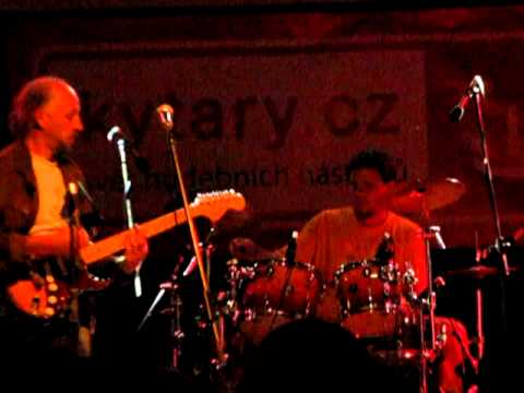 Urban Bushman - Wrong - live at Reggae Meeting 2009