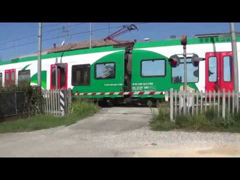 Passaggio a livello di via Case Lipparini - Mezzolara (BO) / Level Crossing / Passage à niveau / 道口