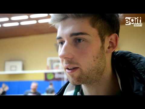 Bartosz Bednorz podczas treningu z gimnazjalistami (18 lutego 2016 r.)