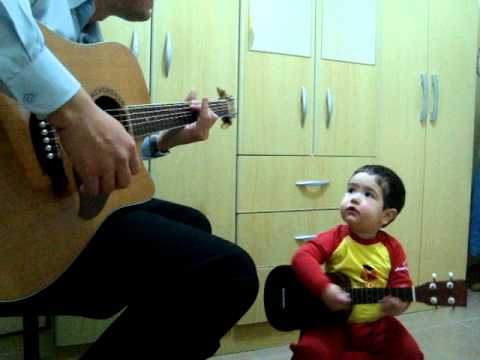 Don't Let Me Down - The Beatles, por Diogo Mello (1 ano e 11 meses)