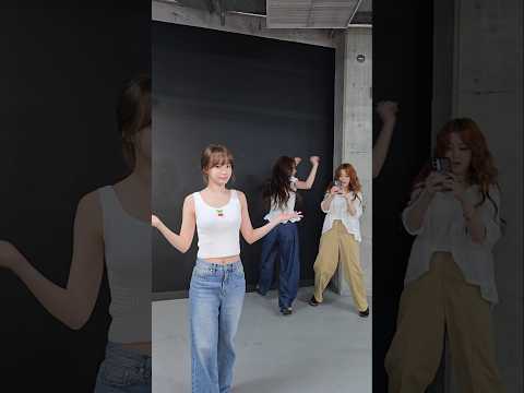 Feelin' this different vibe?😆💫 #LE_SSERAFIM#KIMCHAEWON#HUHYUNJIN#HONGEUNCHAE#LE_SSERAFIM_DIFFERENT