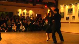 Tango 2  de Ariadna Naveira y Fernando Sanchez