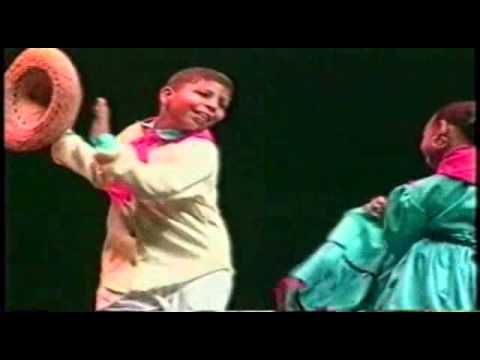 FESTIVAL NACIONAL LOS NIÑOS DE COLOMBIA BAILAN EN PAREJA 2002-4