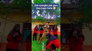 Download lagu Gak nyangka ternyata pak guru jago joget India 😅 #ngakak #funnyvideo #lucu #fypシ゚ #funny #comedy mp3