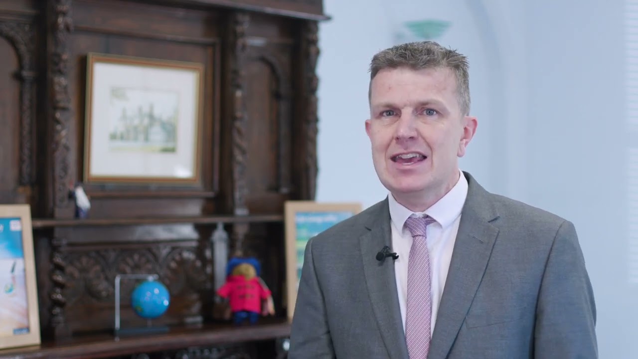 What is the tutorial method?