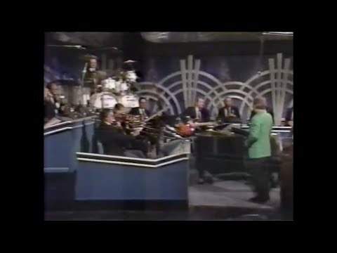 The Tonight Show Starring Johnny Carson - Doc and the Band Mess Up the Theme! - Jan 1992